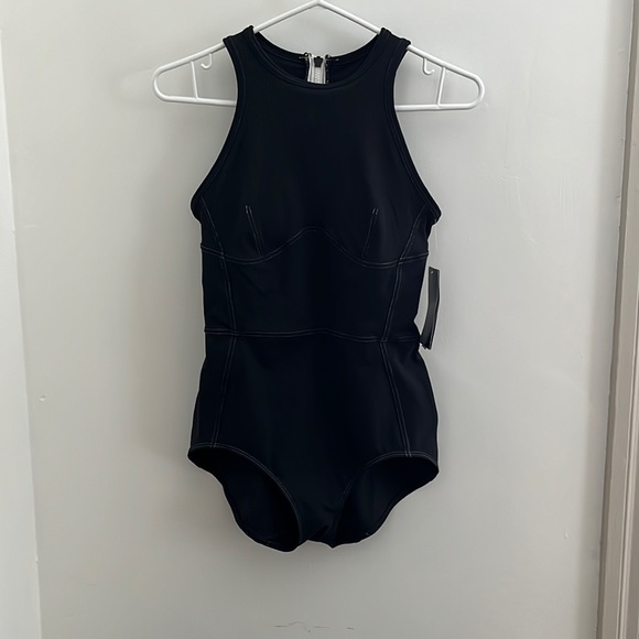 New Balance x Bandier brief bodysuit - Picture 2 of 14